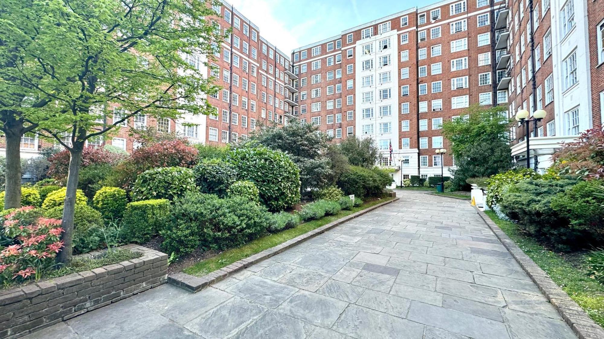 3 Bedroom Edgware Road By Ali Apartment London