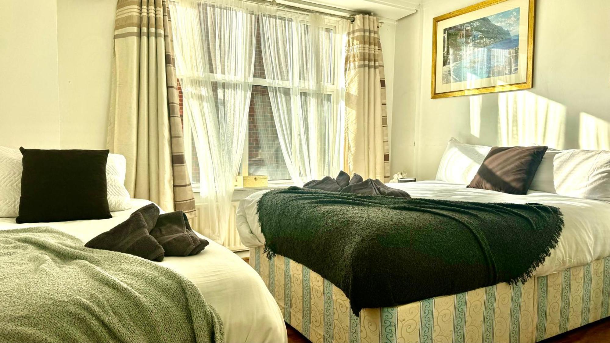 Apartment 3 Bedroom Edgware Road By Ali