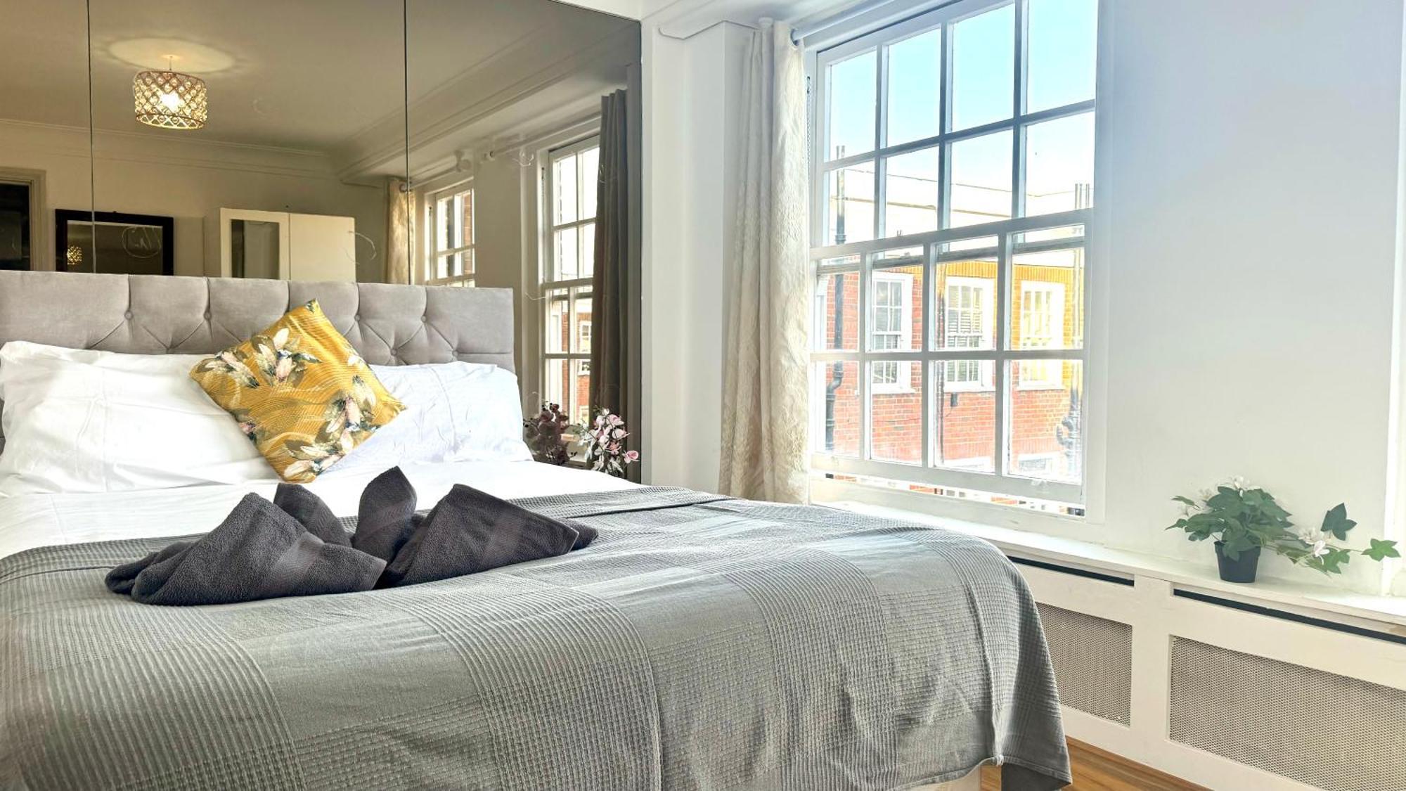 Apartment 3 Bedroom Edgware Road By Ali