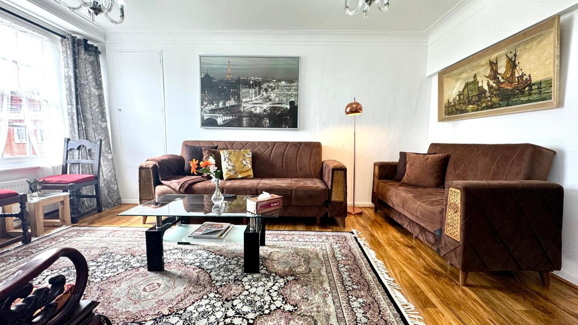 3 Bedroom Edgware Road By Ali Apartment