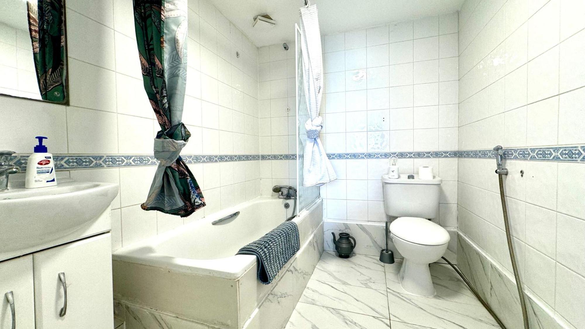 3 Bedroom Edgware Road By Ali Apartment *